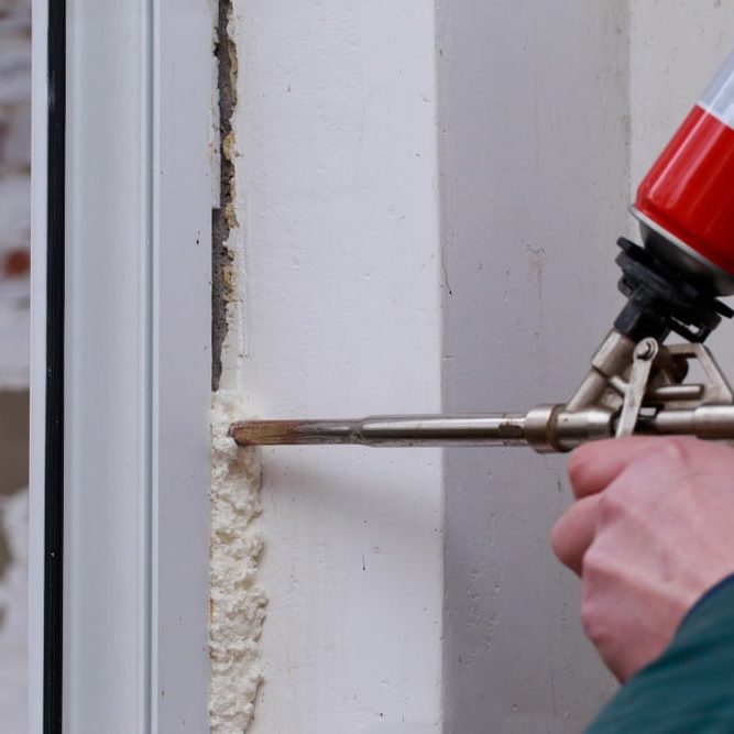 Using polyurethane foam in the installation of windows
